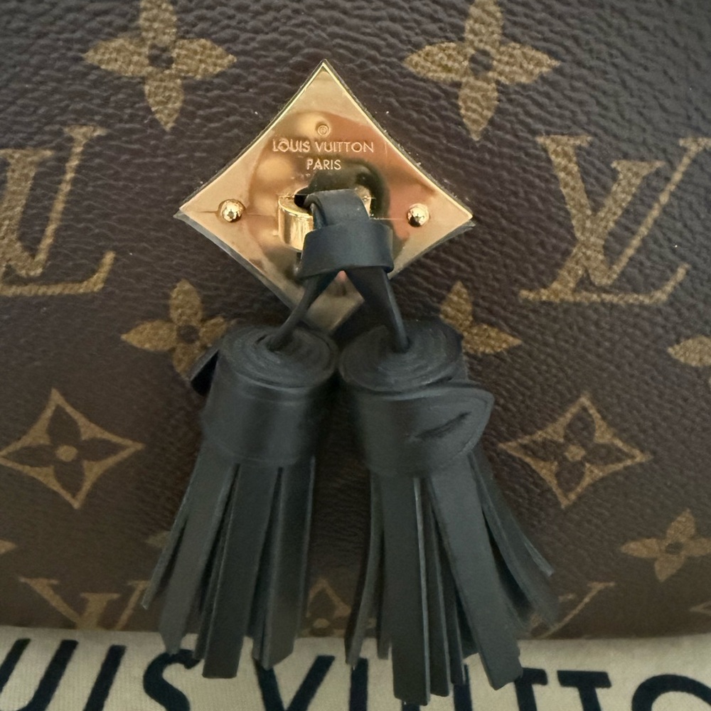 💯Authentic Saintonge Monogram Black crossbody - Picture 2 of 12